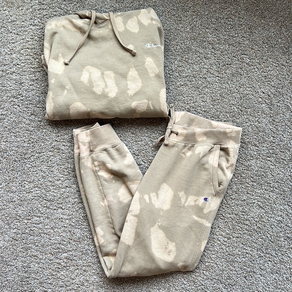 Champion sweatsuit set - Picture 5 of 9